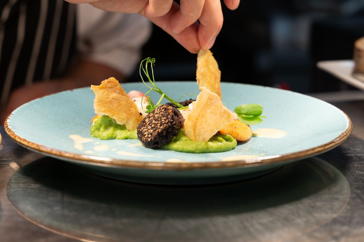 Gallery Item 2 for Gilbeys Eton